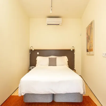 Stylish For Three Guests *